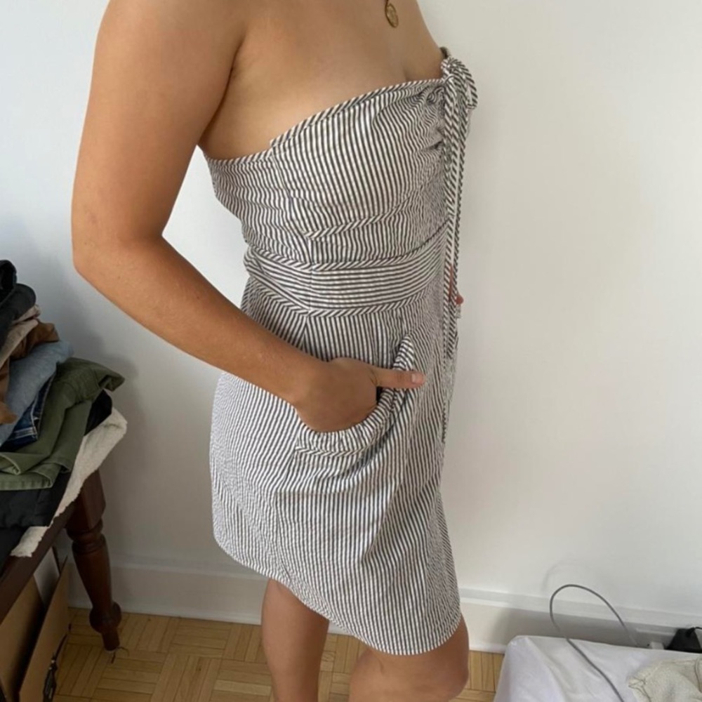 Super cute striped Juicy Couture dress!